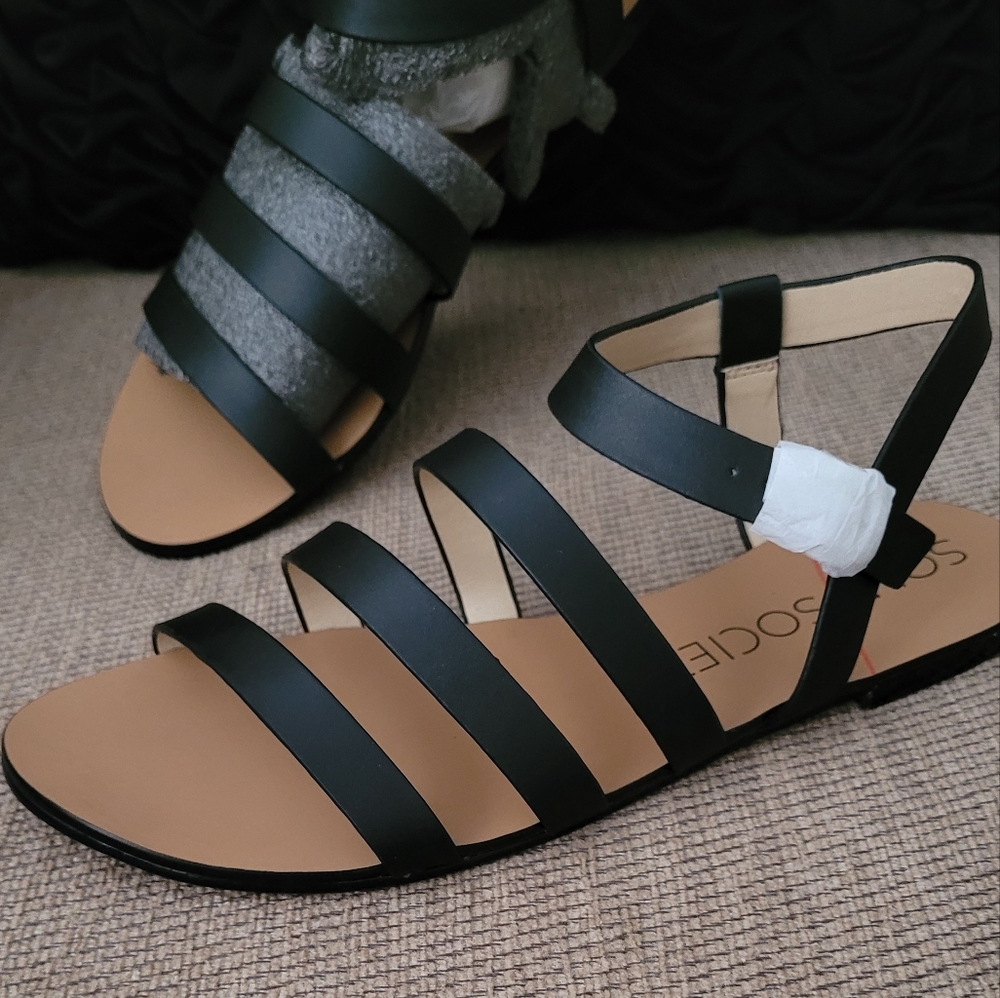 SOLE SOCIETY EESHA BLACK LUX CALF STRAPPY FLAT SANDALS